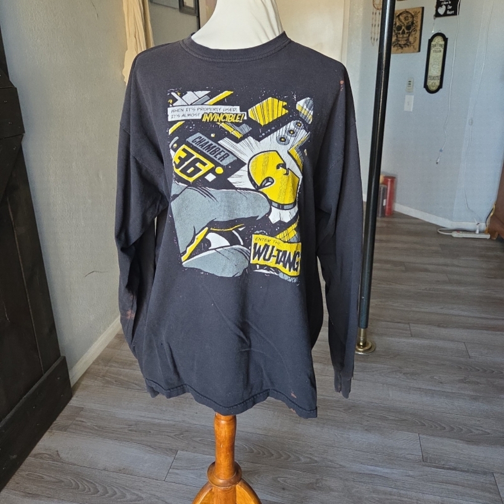 Oversized M Black Wu-Tang Long Sleeve Shirt